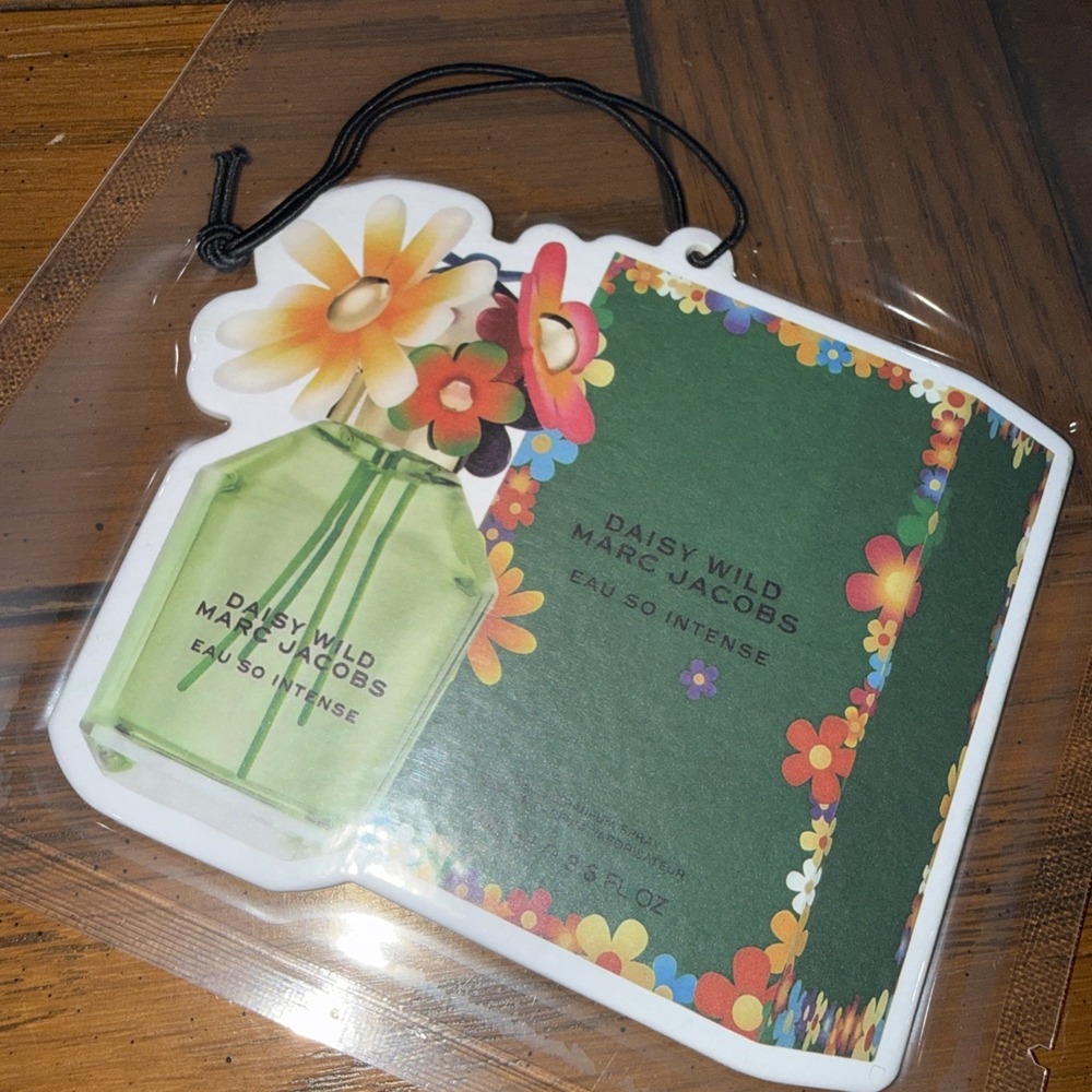 Marc Jacobs Daisy Wild Scented Car Air Freshener Freshie‎